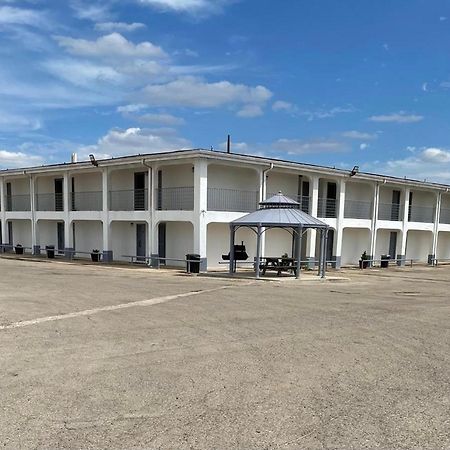Dilley Executive Inn Екстер'єр фото