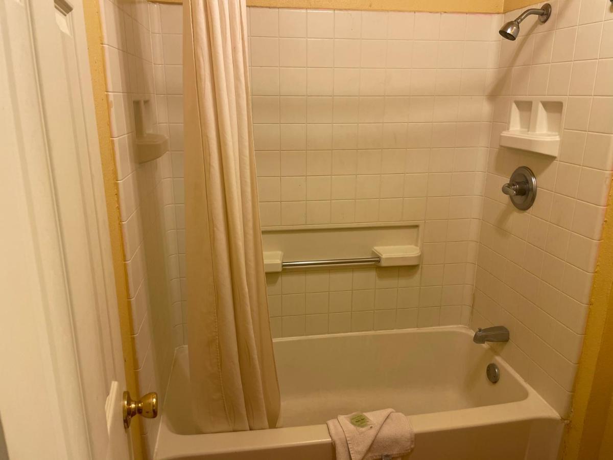 Dilley Executive Inn Екстер'єр фото